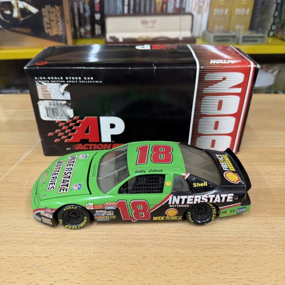 Bobby Labonte 2000 #18 Interstate Batteries Pontiac 1/24 NASCAR Diecast With Box